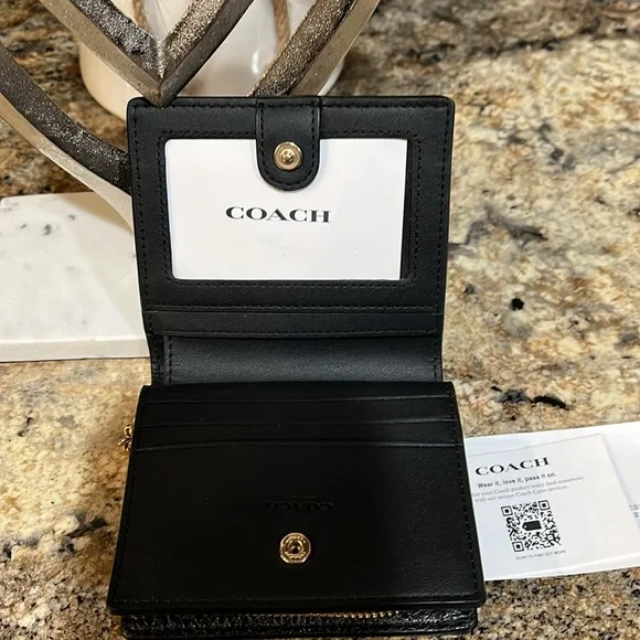 COACH NWT SNAP WALLET